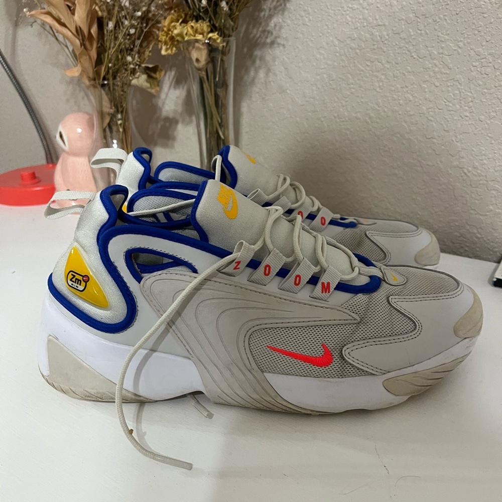 Nike tennis shoes